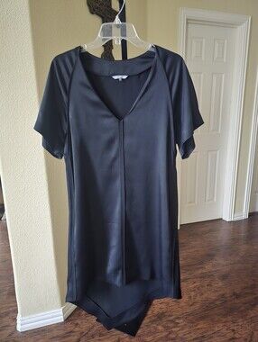 Maiyet Black V-Neck Short Sleeve Asymmetrical Shift Dress